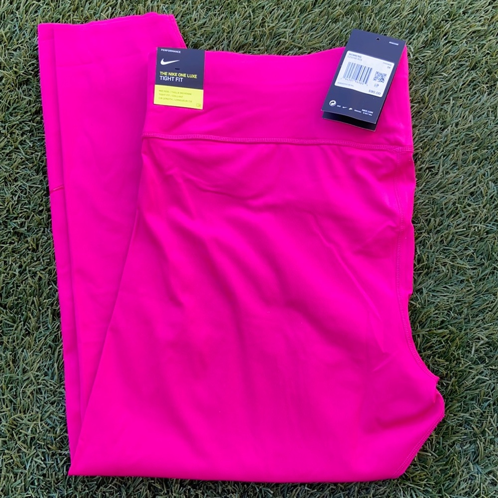 Nike One Luxe Mid Rise 7/8 Pocket Leggings - Picture 8 of 9